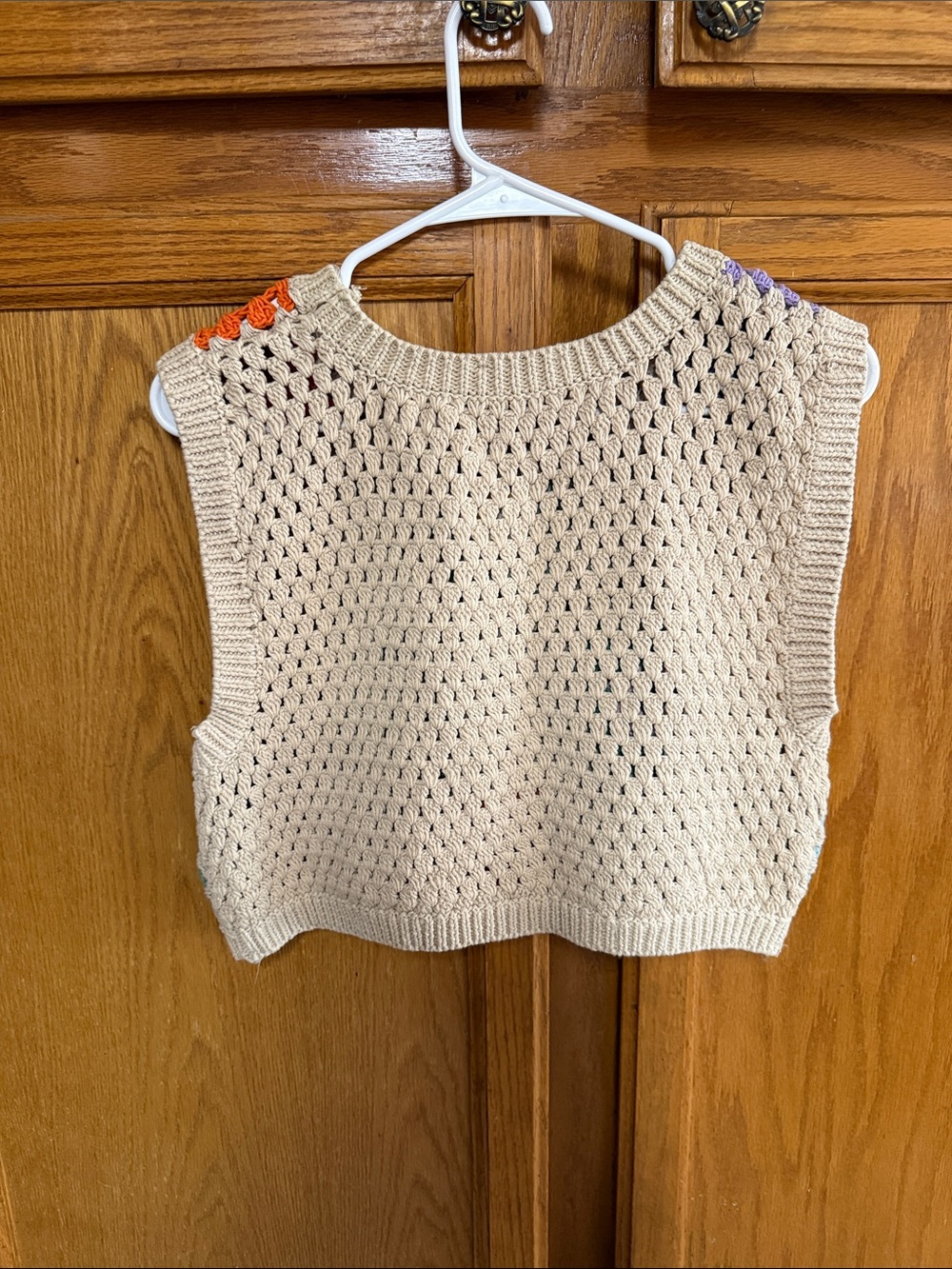 stradivarius Beige Crochet Cropped Vest with Multicolor Granny Squares - Picture 3 of 4